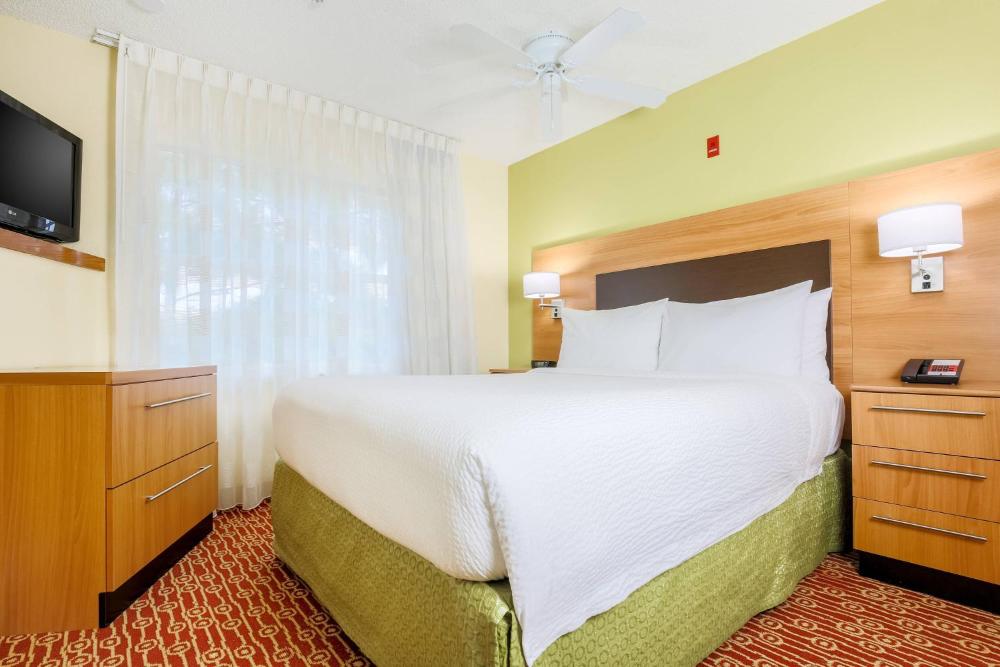 One Bedroom Queen Suite interior